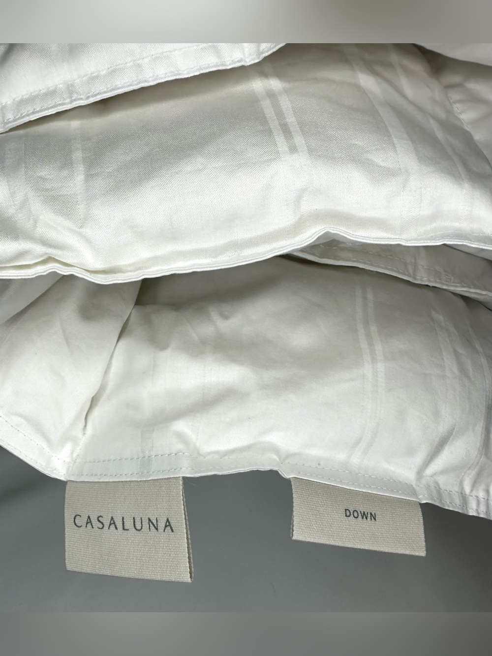 NWOT Casaluna All Season Down Comforter White Down Fill Size Twin XL